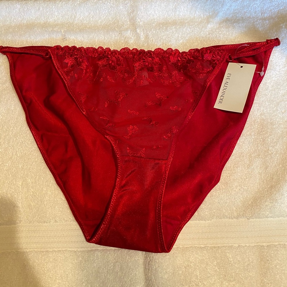 Pack of 4 womens underwear.